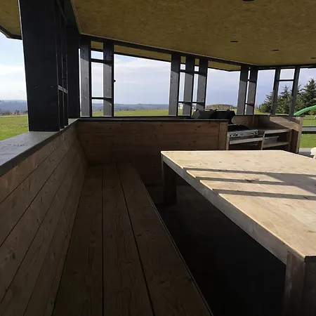 In Nadrin With Garden Casa vacanze