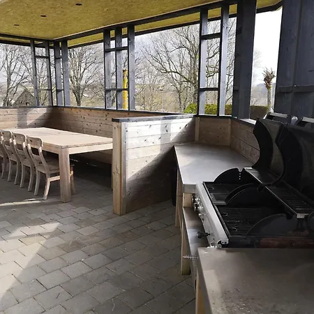 Σπίτι διακοπών In Nadrin With Garden