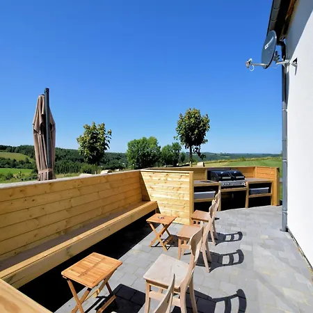 In Nadrin With Garden Hébergement de vacances *