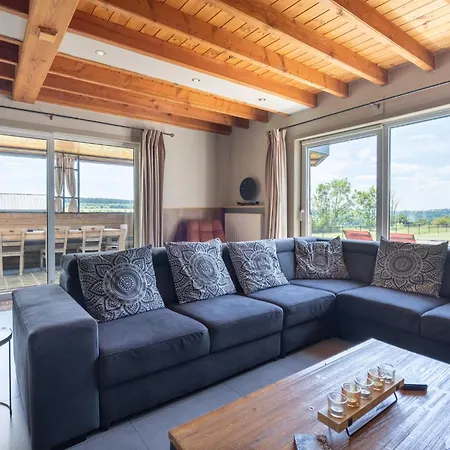 Holiday Home In Nadrin, Filly With Garden And Spa Semesterbostad