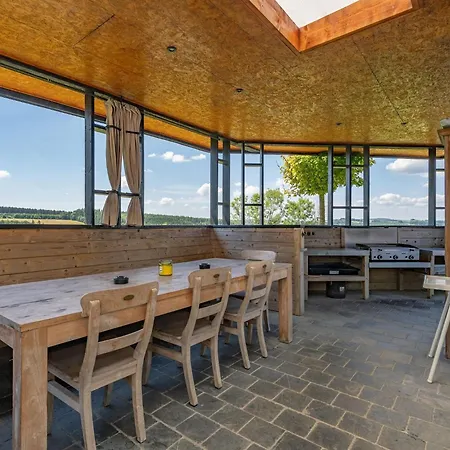 Semesterbostad Holiday Home In Nadrin, Filly With Garden And Spa *