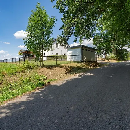 Holiday Home In Nadrin, Filly With Garden And Spa * Filly