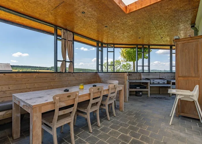 Holiday home In Nadrin With Garden *